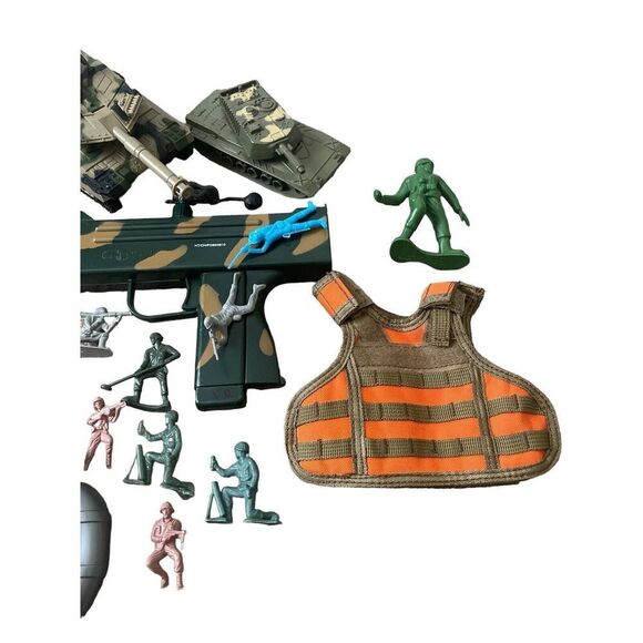Lot of Army Military Tanks Men Compass Protective Vest Machine G*n Play Toys - Picture 3 of 3
